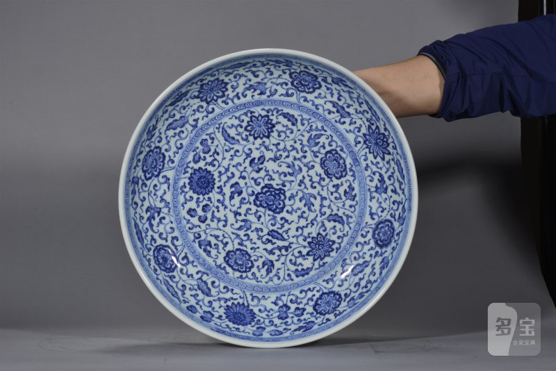 清雍正 青花缠枝莲纹大盘 - 图2